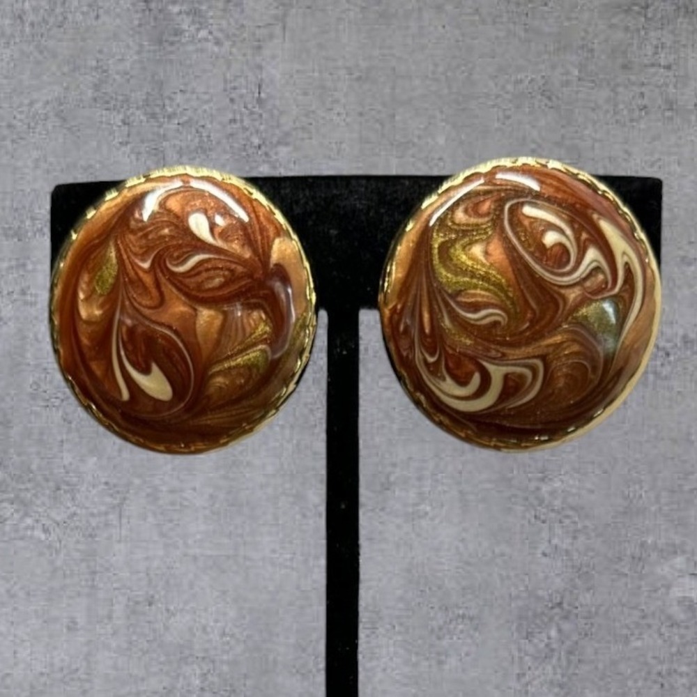 Clip On Earrings Womens Brown Gold Marbled Enamel Vintage Button Swirl